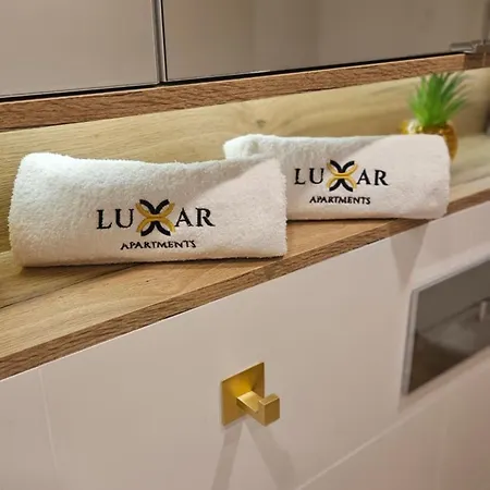 Luxar Pinea - With Sea View ポビエロボ